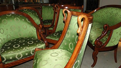 Brocante à Saint-Etienne Charpille et Grange : fauteuils Napoléon III